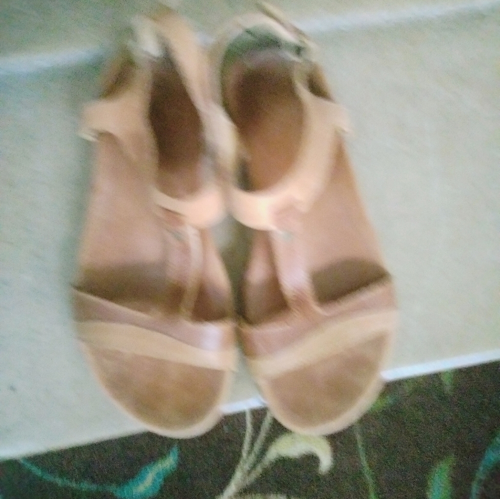 Sandals - Picture 2 of 8